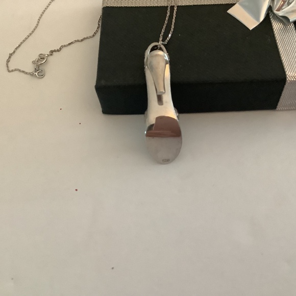 Sterling Silver high heel stiletto pendant necklace with chain - Picture 5 of 9